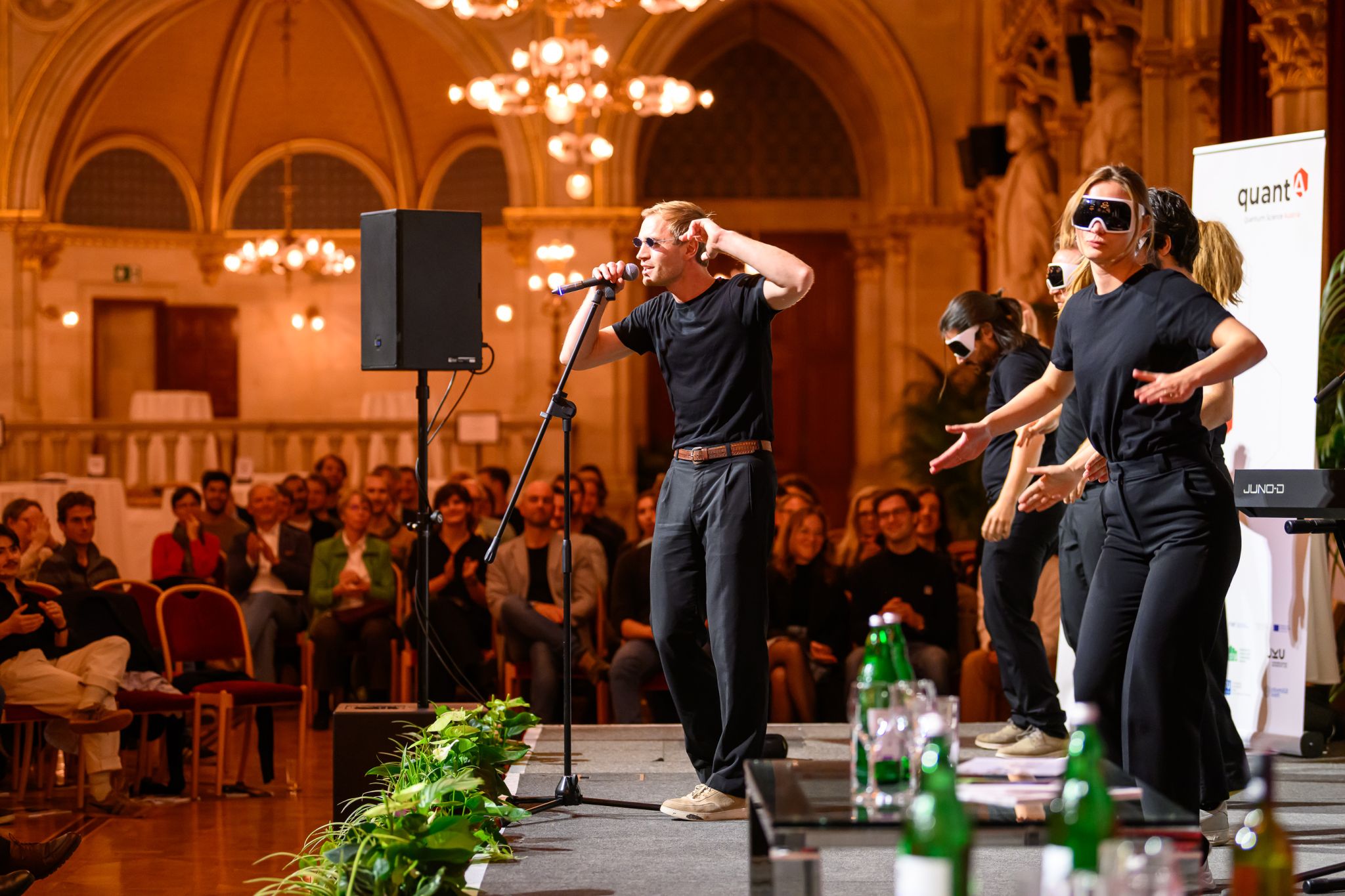 The first participants performing at the Science Slam